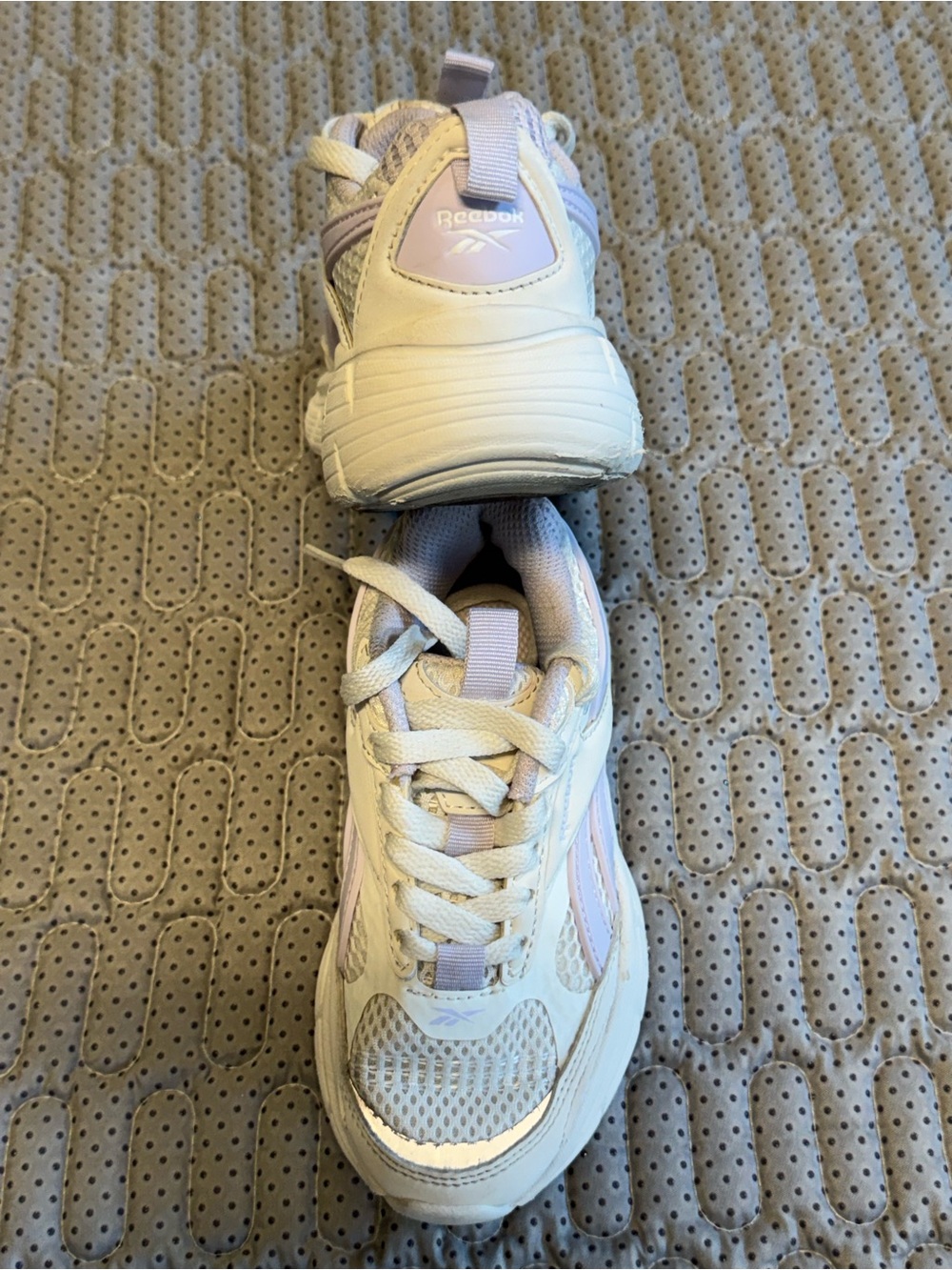 Reebok kid’s Chunky Sneaker in White and Lavender Accent - Picture 9 of 10